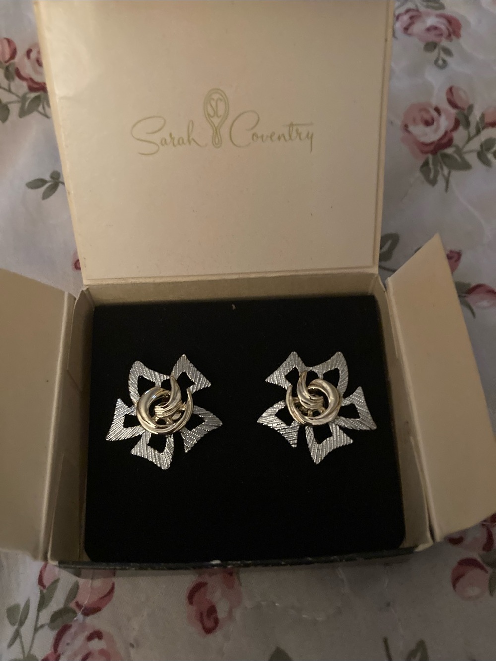 Sarah Coventry Silver-Tone Floral Earrings with Gold Centers NIB
